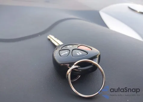 2010 Toyota Corolla S z USA, uszkodzony, nr VIN 2T1BU4EE3AC447745